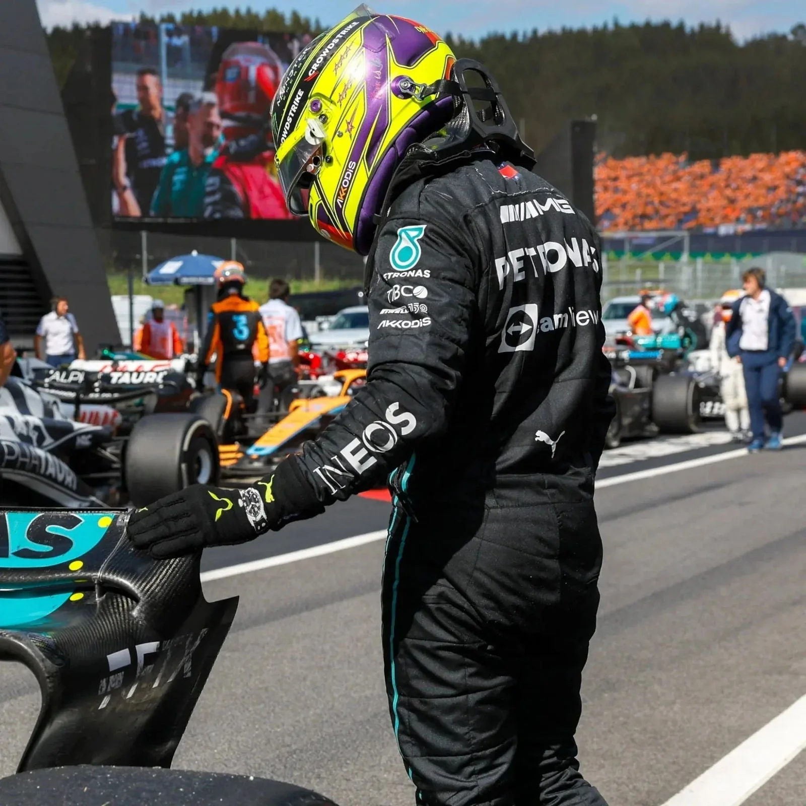 2022 Lewis Hamilton Mercedes-AMG Petronas F1 Team Replica Race Suit - Image 5