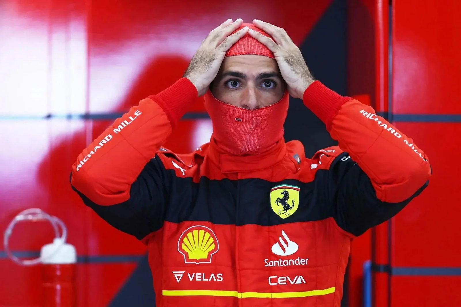 2022 Scuderia Ferrari Carlos Sainz F1 Race Suit - Image 5