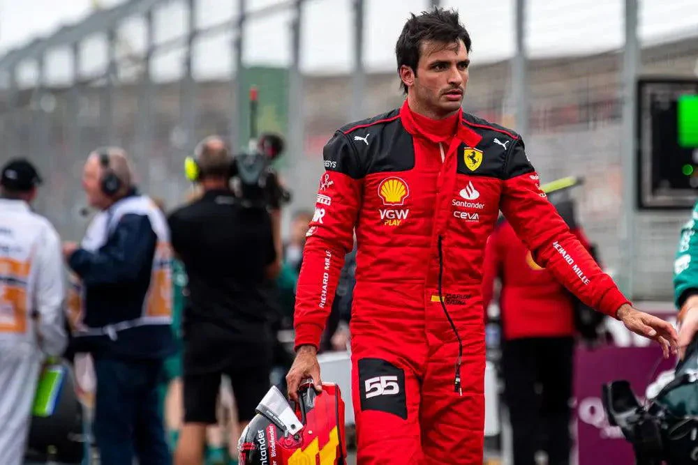 2022 Scuderia Ferrari Carlos Sainz F1 Race Suit - Image 6